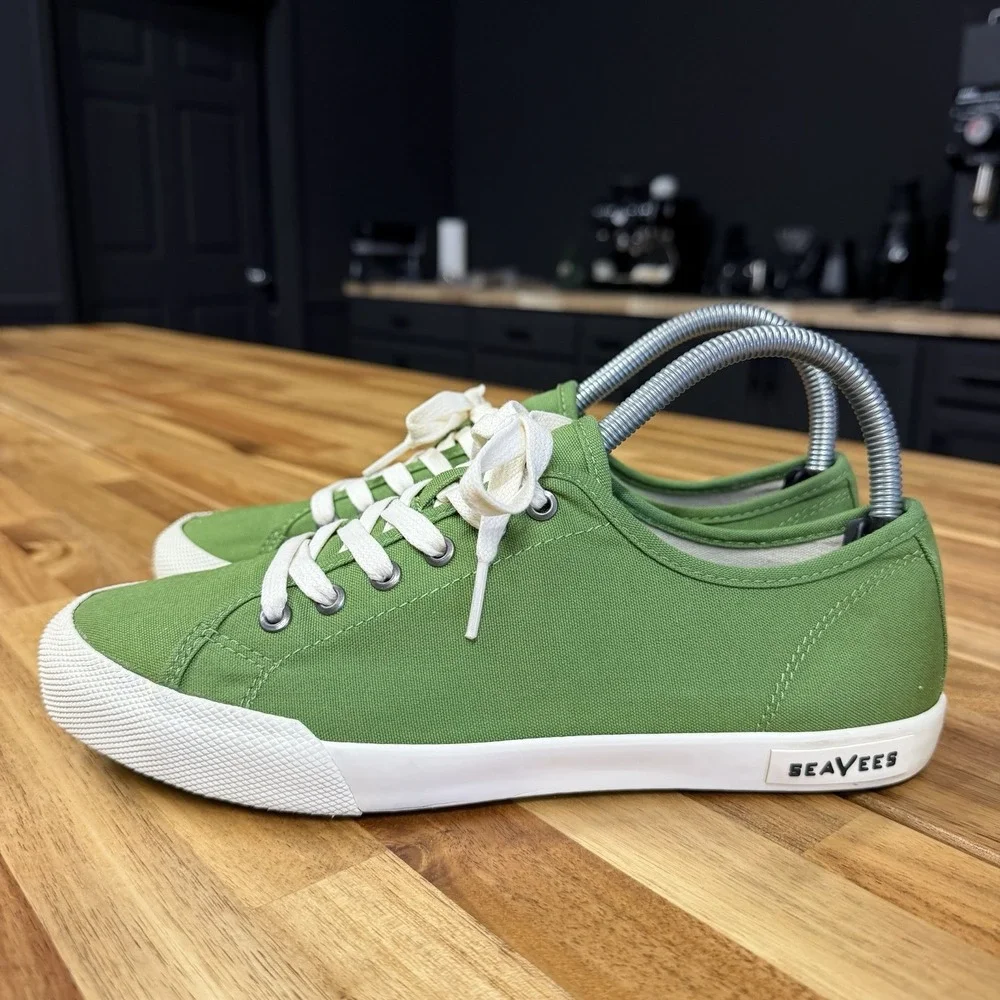 Seavees Monterey Standard Canvas Sneaker Womens 8.5 Green Casual Preppy